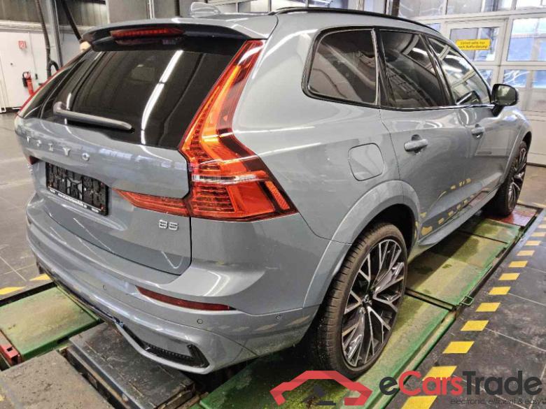 Volvo XC60 (03.2017->) DE - SUV5 B5 (Benzin) 2WD EU6d, R-Design Mild-Hybrid (EURO 6d), (Facelift) 2021 #3