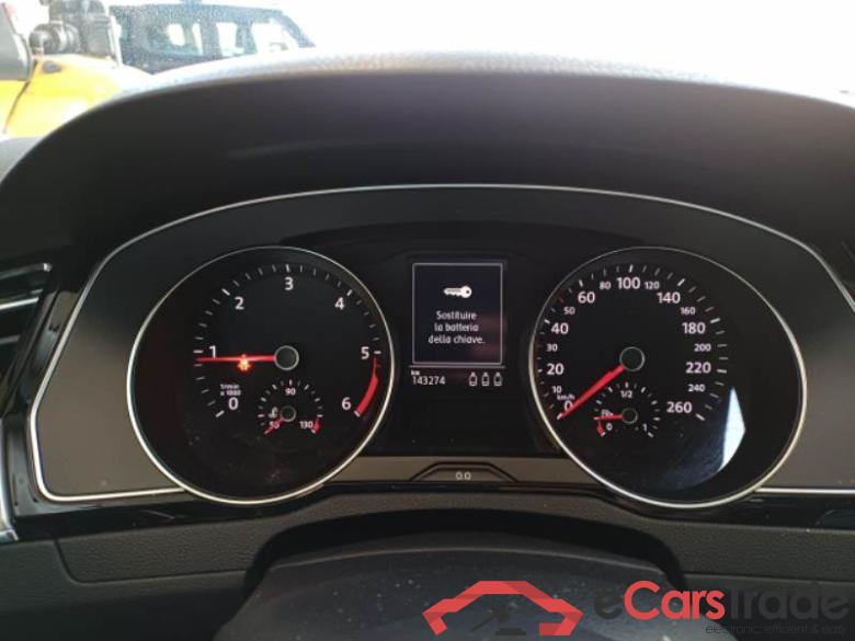 VOLKSWAGEN PASSAT / 2019 / 5P / STATION WAGON VAR. 2.0TDI SCR EVO 110KW BUSINESS DSG #4