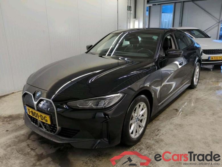 BMW i4 40