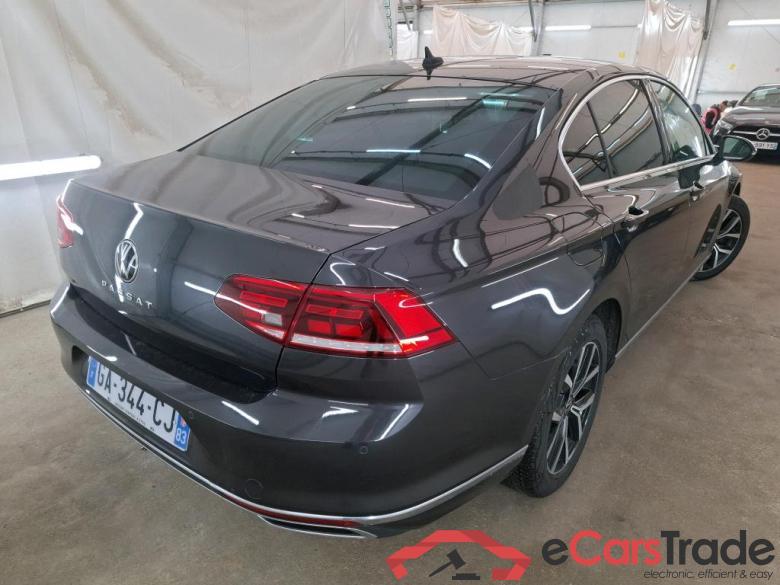VOLKSWAGEN Passat / 2019 / 4P / Berline 2.0 TDI 150 SCR DSG7 LOUNGE #3