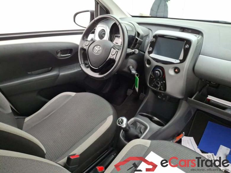 TOYOTA Aygo 1.0 VVT-i x-play #3