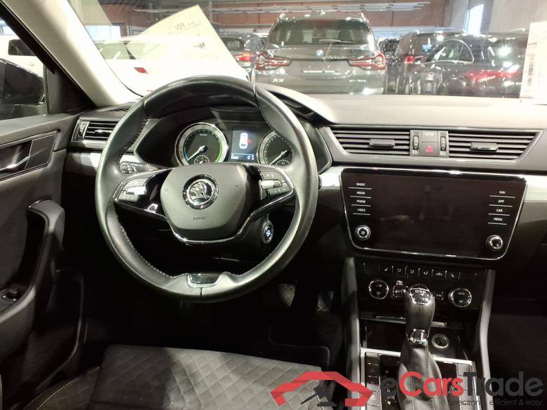 SKODA SUPERB COMBI - 2019 1.4 TSI PHEV Ambition DSG #6