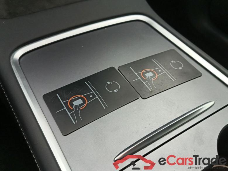 TESLA MODEL Y 72.5 kWh Dual Motor Performance (377 kW) 5d #4