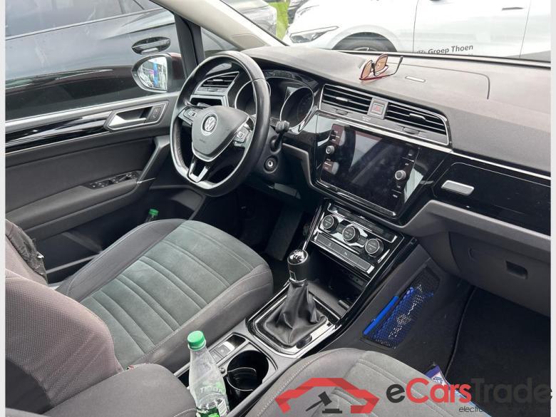 VOLKSWAGEN Touran Touran Highline 1.6 TDI SCR 85 kW (115 ch) 6 vitesses manuel #5