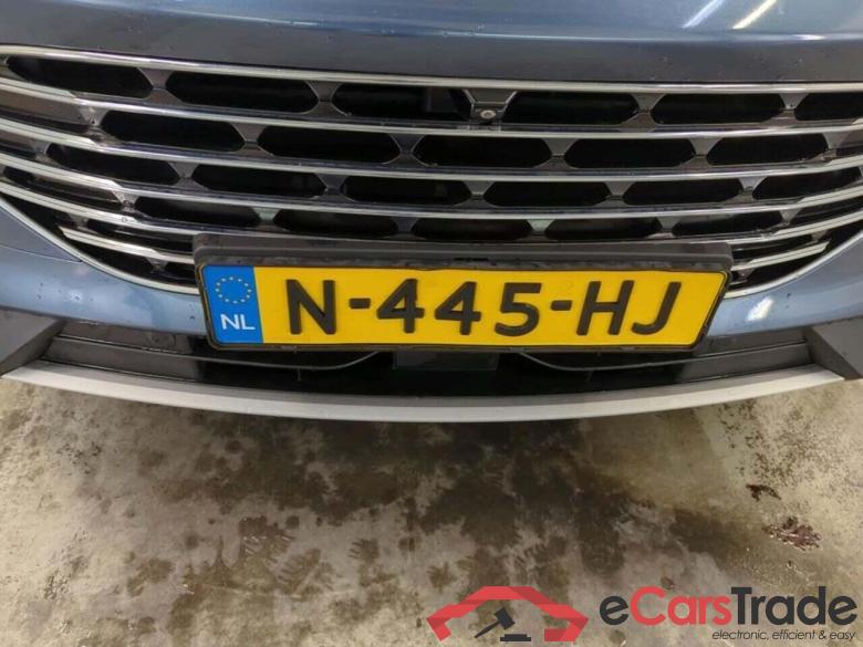 FORD KUGA 2.5 PHEV Titanium X #4