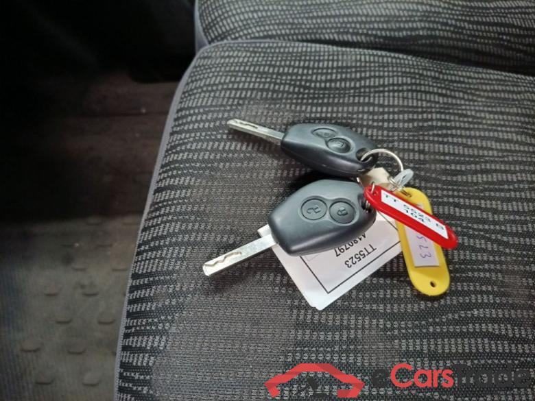 RENAULT TRAFIC 27 FOURGON SWB 1.6dCi120 27 L1H1 Grand Confort 5d #6