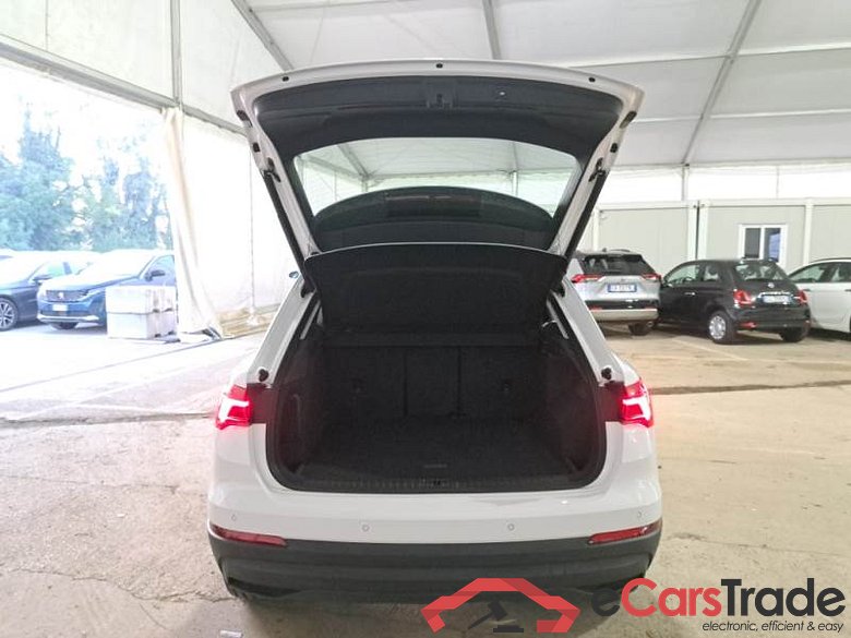 AUDI Q3 / 2018 / 5P / SUV 45 TFSI E S TRONIC BUSINESS #5