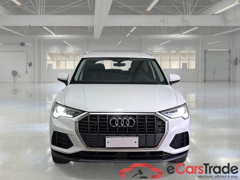 AUDI Q3 / 2018 / 5P / SUV 45 TFSI E S TRONIC BUSINESS #6