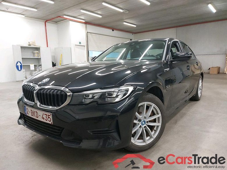 BMW - BMW 3 BERLINE 320e 204PK Business Edition With Vernasca Heated Sport Seats & Driving Assistant & Active Cruise Control  * HYBRID *