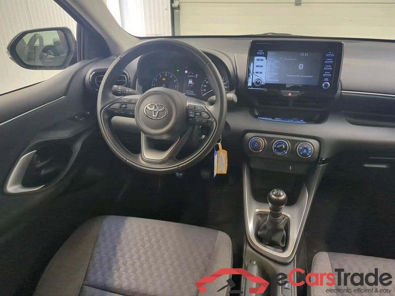 TOYOTA Yaris 1.5 VVT-i Active #3