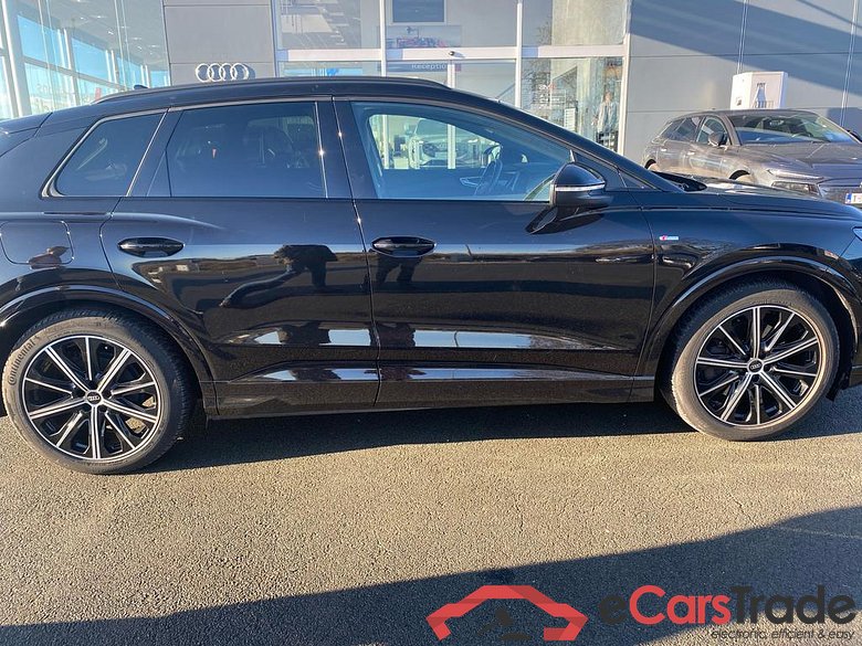 AUDI Q4 e-tron Audi Q4  S line 45 e-tron quattro 195,00 kW #1