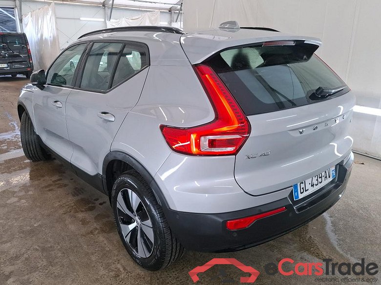 VOLVO XC40 / 2022 / 5P / SUV B3 163 DCT 7 Plus #2