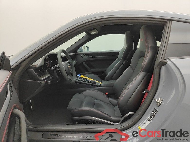 Porsche 911 Coupé Carrera 4 GTS 2d #3