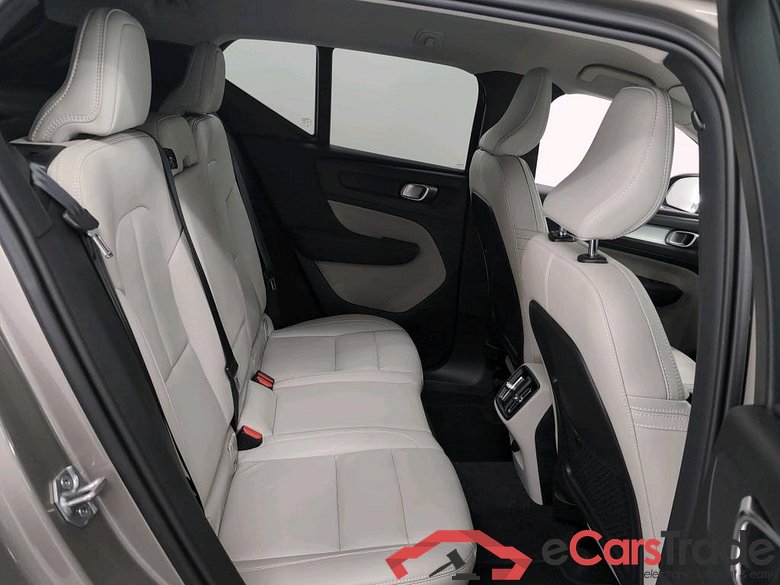 VOLVO XC40 1.5 T2 MOMENTUM PRO #6