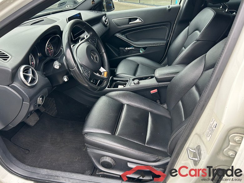 Mercedes A 180 Aut. LED-Xenon Navi Sport-Leather Klima PDC ... #5