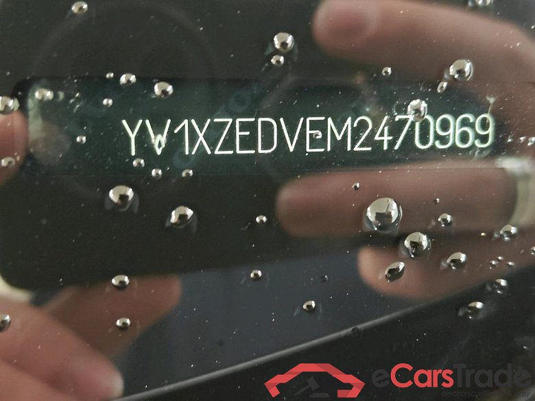 Volvo XC40 Recharge P8 AWD R-Design 5d #6