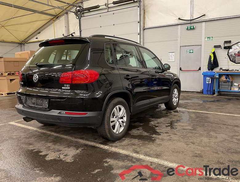 VOLKSWAGEN Tiguan Tiguan Trend & Fun 1.4 TSI BlueMotion Technology 92 kW (125 ch) 6 vitesses manuel #2