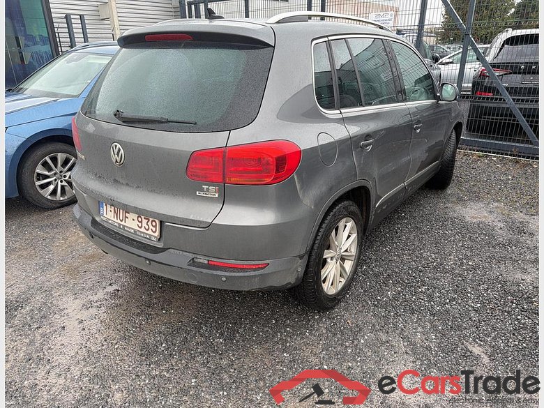 VOLKSWAGEN Tiguan Tiguan Sport & Style 1.4 TSI BlueMotion Technology 92 kW (125 ch) 6 vitesses manuel #2