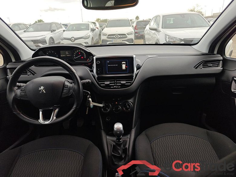 PEUGEOT 208 / 2015 / 5P / berlina con portón 5P Signature 1.2L PureTech 81KW (110CV) #3