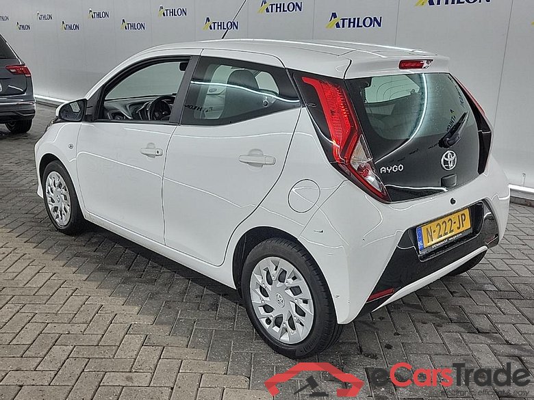 TOYOTA Aygo 1.0 VVT-i x-play 5D 53kW #4