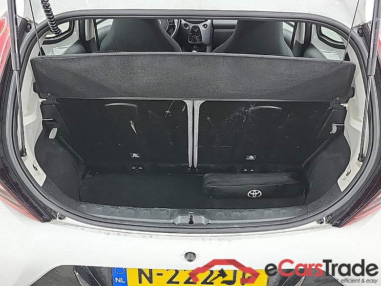 TOYOTA Aygo 1.0 VVT-i x-play 5D 53kW #5