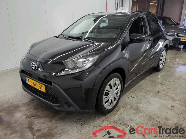 TOYOTA Aygo X 1.0 VVT-i MT Play #1