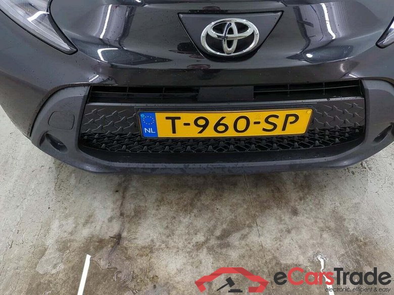 TOYOTA Aygo X 1.0 VVT-i MT Play #4