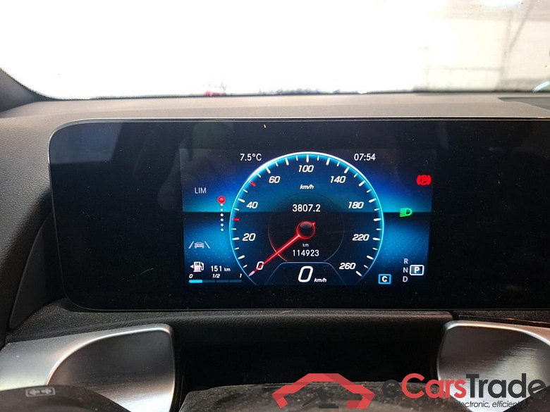 MERCEDES-BENZ GLB / 2019 / 5P / SUV GLB 200 Business Line #6