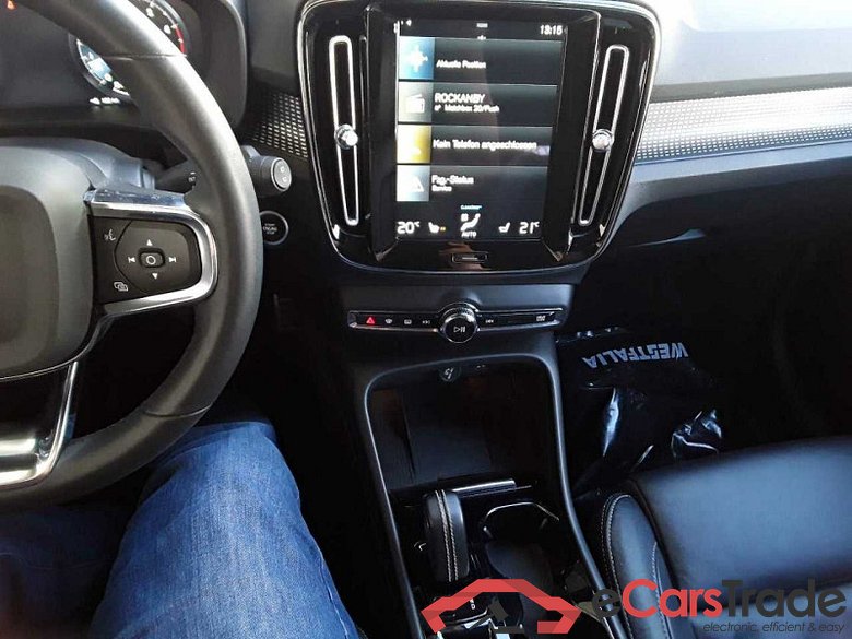 Volvo XC40 (2017->) DE - SUV5 B4 2WD EU6d, R-Design (EURO 6d), 2020 - 2022 #3