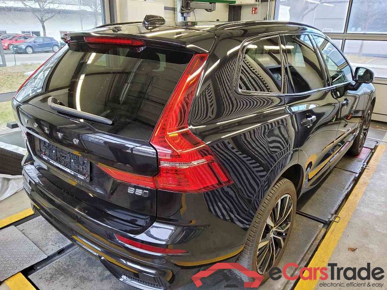 Volvo XC60 (03.2017->) DE - SUV5 B5 (Benzin) AWD EU6d, Ultimate Dark Mild-Hybrid (EURO 6d), (Facelift) #3