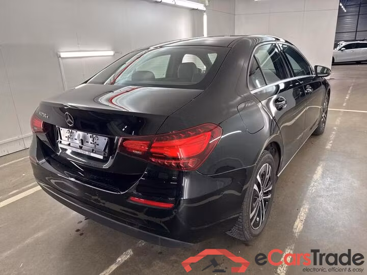 Mercedes A-Klasse Limousine A-Klasse Limousine A 250 e Business Line (PHEV) 160kW/218pk  4D/P Auto-7 #4
