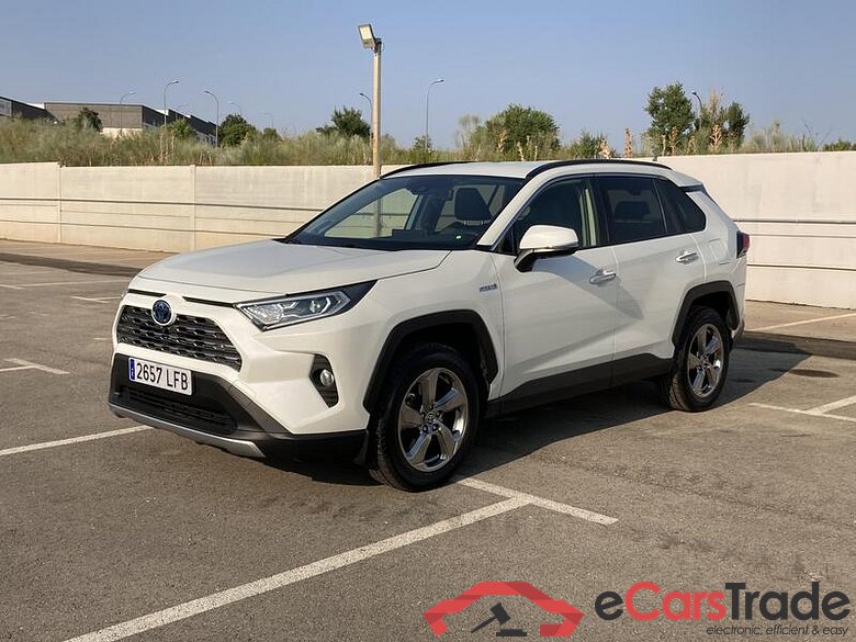 TOYOTA Rav4 / 2018 / 5P / todoterreno 2.5l 220H Luxury #1