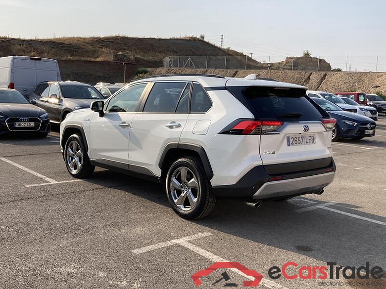 TOYOTA Rav4 / 2018 / 5P / todoterreno 2.5l 220H Luxury #3