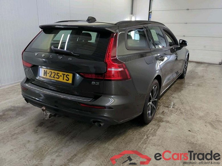 VOLVO V60 2.0 B3 Mom. Adv. #2