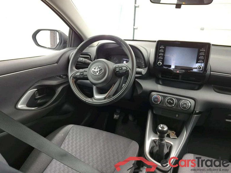 TOYOTA Yaris 1.5 VVT-i Active #3