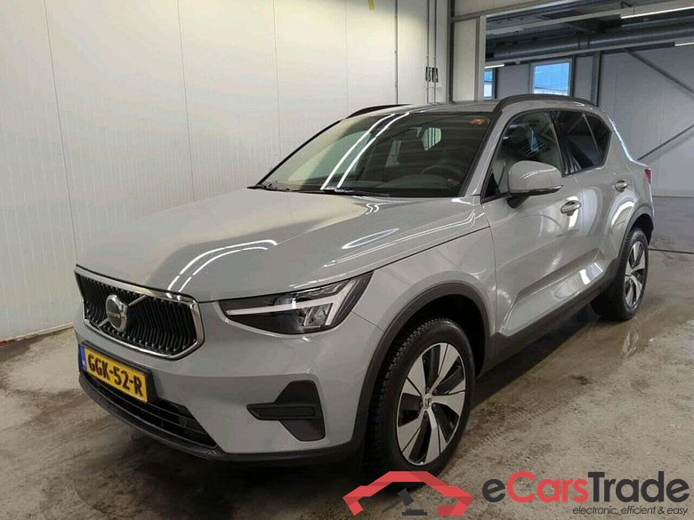 VOLVO XC40 2.0 B3 Essential #1