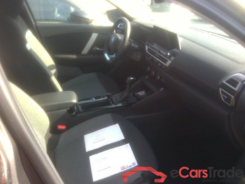 Citroen C4 Feel 1.2L PureTech 100 S&S (6-speed manual) #3