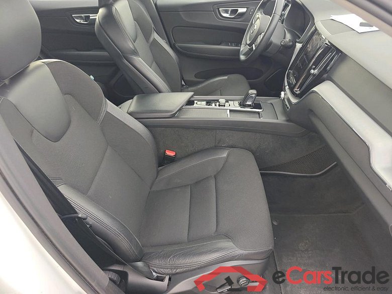 VOLVO XC60 / 2017 / 5P / todoterreno 2.0 B4 D AWD Momentum Pro Auto #6