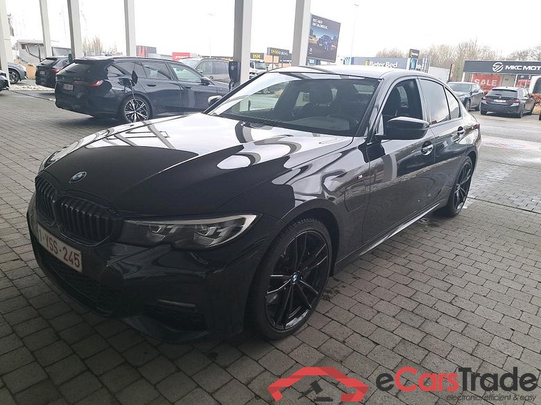 BMW - BMW 3 BERLINE 330e 292PK M Sport Pack Business Plus With Vernasca Sport Seats & Comfort Pack & Adaptive M Suspension & Harman Kardon & Parking Assistant Plus & 19 Inch * HYBRID *