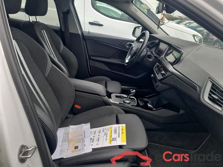 BMW 118i Sport-Line Aut. LED-Xenon LC-Pro Ambient Navi 1/2 Sport-Leather KeylessGo Klima PDC ... #4