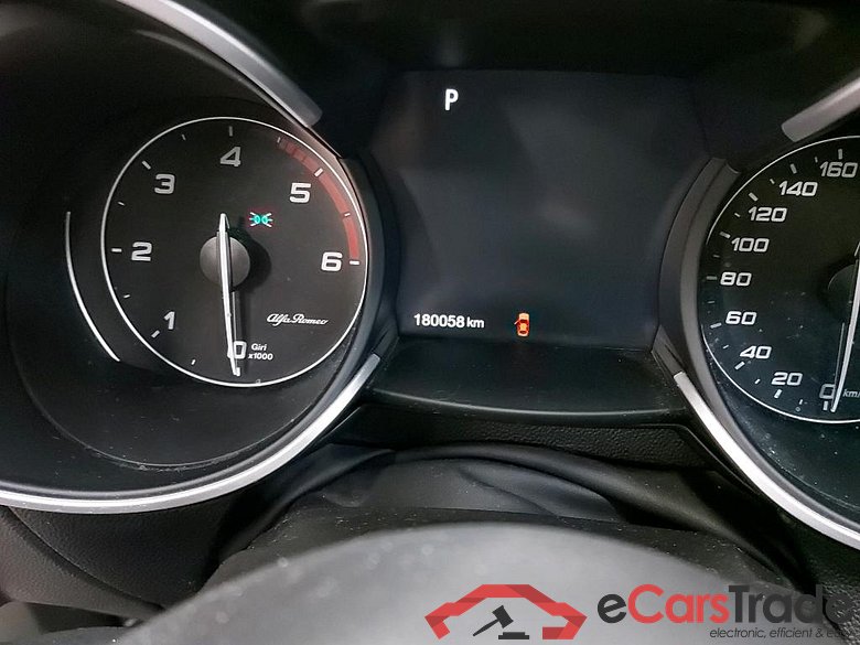 ALFA ROMEO - ALF ROMEO STELVIO D 210PK Veloce Pack Harman Kardon Towing Hook Pano Roof #5