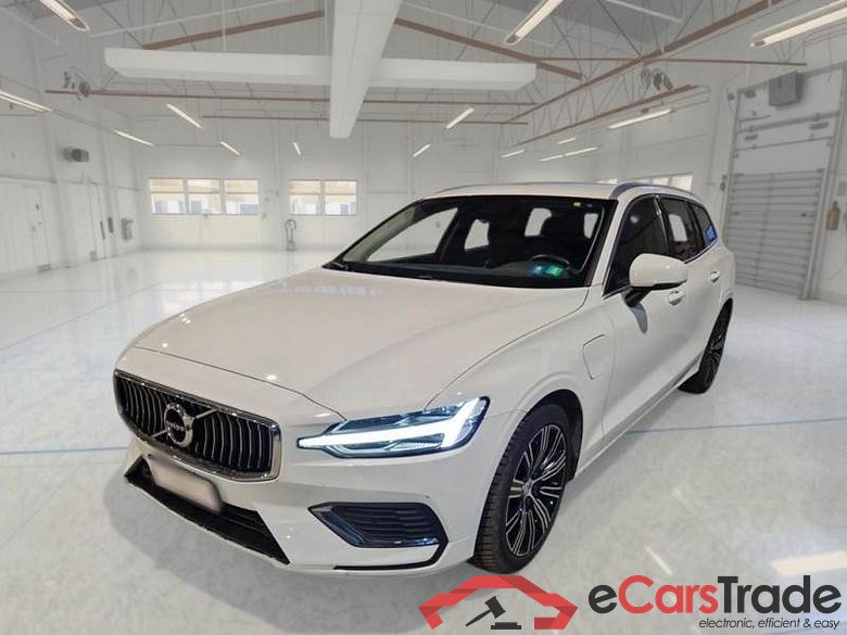 VOLVO V60 / 2019 / 5P / STATION WAGON T6 PLUG-IN AWD AUTOM.INSCR.EXPR.