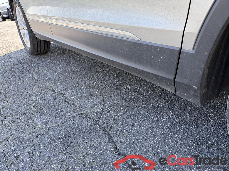 VOLKSWAGEN Tiguan Tiguan Highline 1.4 TSI ACT BMT 110 kW (150 ch) 6 vitesses DSG #5