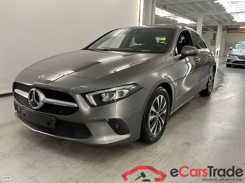 MERCEDES-BENZ A-CLASS LIMOUSINE 1.3 A 180 BUSINESS SOLUTION