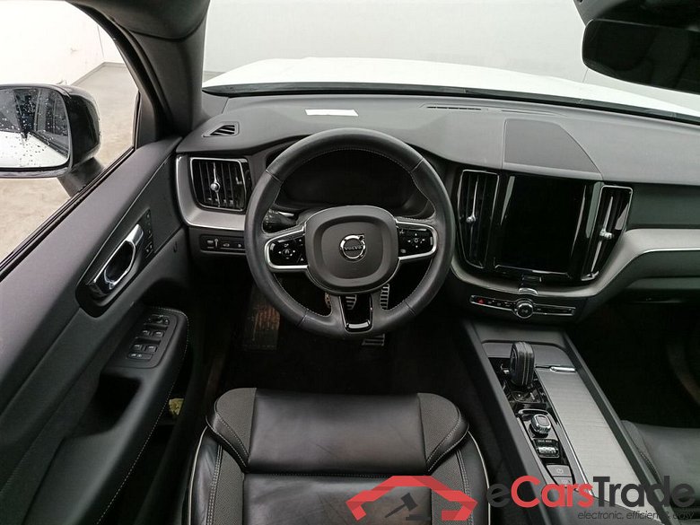 VOLVO XC60 - 2017 2.0 T8 TE 303 AWD R-Design Plug G. (EU6d-T.) 5d #6