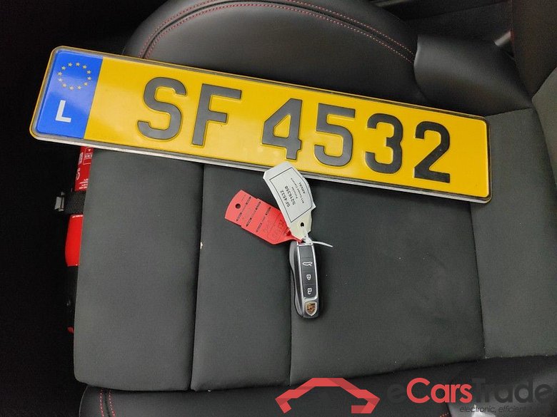 Porsche 911 Coupé Carrera GTS 2d #4