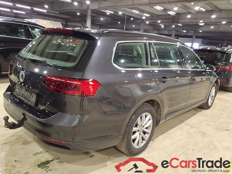 VOLKSWAGEN PASSAT VARIANT DIESEL - 2019 1.6 TDi SCR Style Business DSG #4