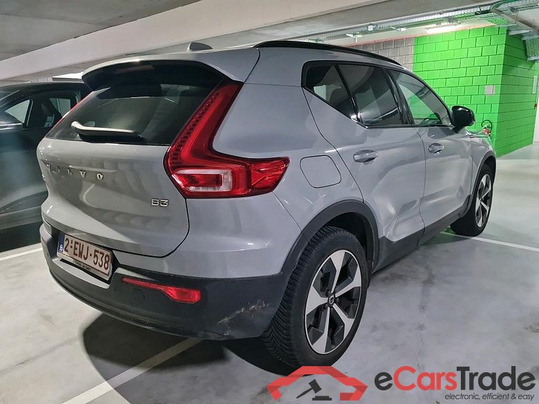 VOLVO XC40 2.0 B3 MHEV ULTIMATE DARK DESIGN DCT #4