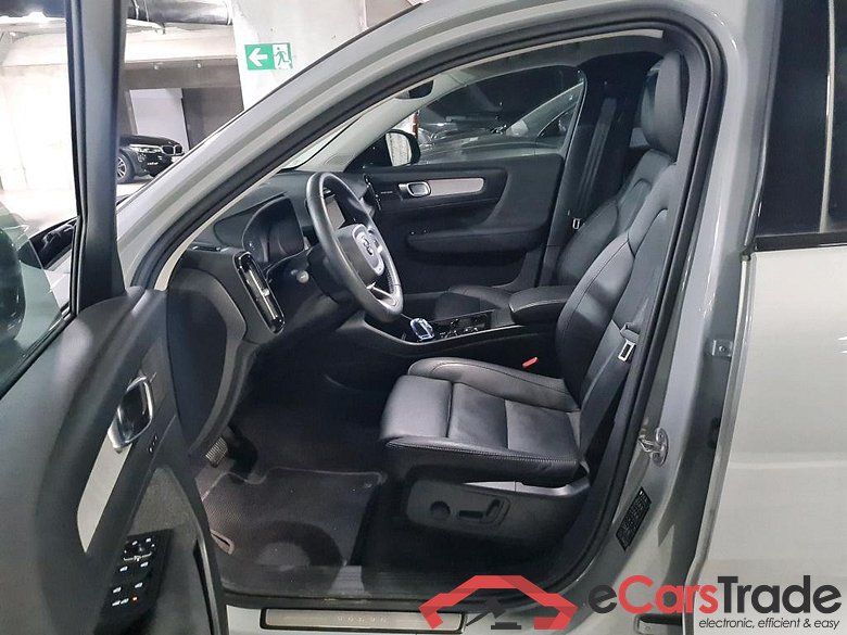 VOLVO XC40 2.0 B3 MHEV ULTIMATE DARK DESIGN DCT #5