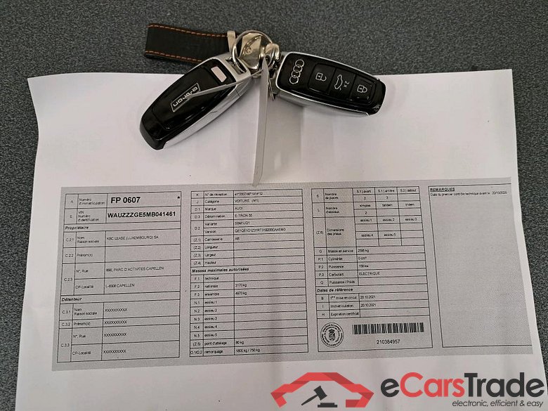 BMW - AUD E-TRON 55 SB Quattro 408PK S-Line With Shadow Pack & Head Up & 20 Inch & Matrix LED & Removable Trailer Hook & Side Assist & Pre Sense & Surround Cameras  * ELECTRIC * #4